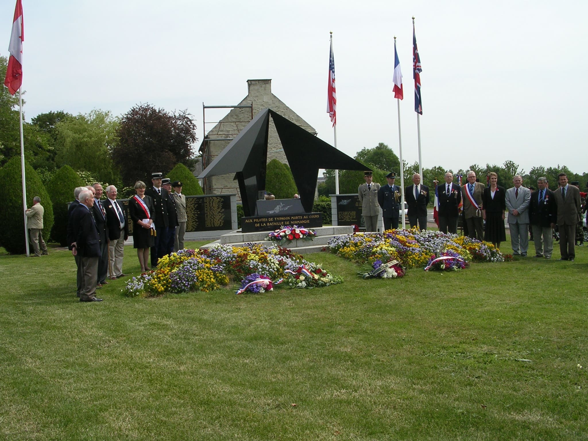 Photo 41: Les vétérans et les personnalités au Typhoon Memorial