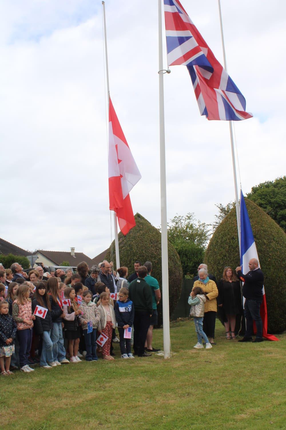 Levée des drapeaux